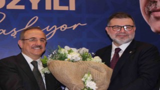 AK Parti İzmirin yeni başkanı görevi devraldı