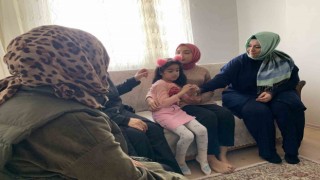 AK Parti milletvekili adayı Çelik, depremzede aileleri ziyaret etti