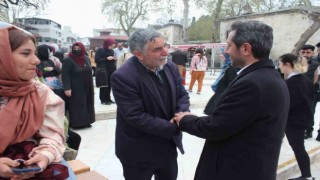 AK Parti Milletvekili Adayı Çiftçioğlundan Kadir Gecesinde Eyüpsultana ziyaret