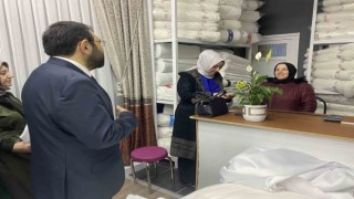 AK Partili milletvekili adayına gençlerden “İlk oyum Erdoğana” sözü
