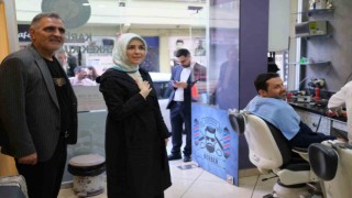 AK Partili vekil adayları Kağıthaneyi sokak sokak ziyaret ediyor