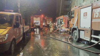 Akit Medya Grubunun bulunduğu binada çıkan yangın devam ediyor