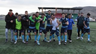Akkışlaspor lige tutundu