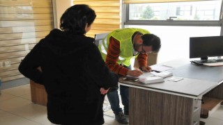Akşehir Belediyesinden depremzedelere yardım çeki
