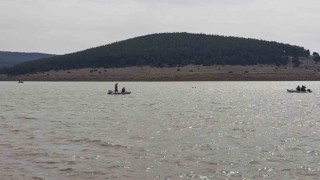 Alabora olan tekneden düşen Ferdi Uludağı arama çalışmaları sürüyor