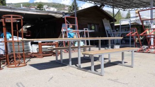 Alanya Belediyesinden, park ve mesire alanlarına engelli bireyler için özel piknik masası