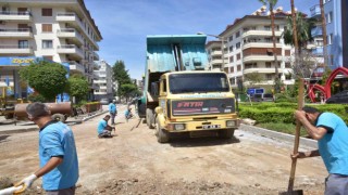 Alanya kent merkezinde devam eden asfalt yenileme çalışmalarında sona gelindi