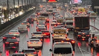 Anadolu Yakasında yağmur sonrası trafik yoğunluğu yaşandı