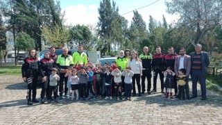 Anaokulu öğrencileri Polis Haftasını kutladı