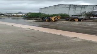 Ankarada sağanak sonrası sokaklar göle döndü