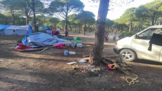 Antalyada 2 yaşındaki çocuğun çalıştırdığı araç çadıra girdi