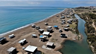 Antalyada otellere komşu denize sıfır çardaklarda yangın: 4 çardak küle döndü