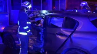 Antalyada trafik kazasında etraf savaş alanına döndü: 4 yaralı