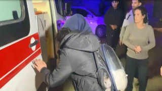 Antalyada yangın paniği: Mahsur kalan anne ve kızı itfaiye kurtardı
