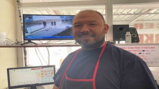 Apartman sakinleri sahurda uyanınca çaldıkları av tüfeğiyle kaçtılar