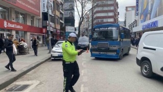 Araçları tek tek durdurdular