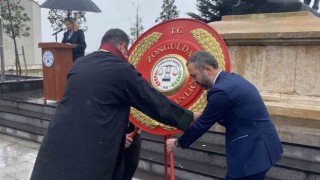 Avukatlar günü sağanak yağış altında kutlandı