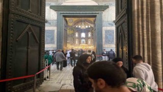 Ayasofya-i Kebir Camiinin onarılan imparator kapısı koruma altına alındı