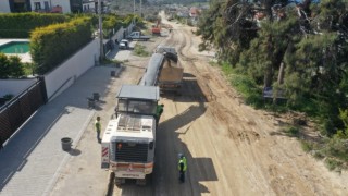 Aydın Büyükşehir Belediyesi Kuşadasında yol yapım çalışmalarına devam ediyor