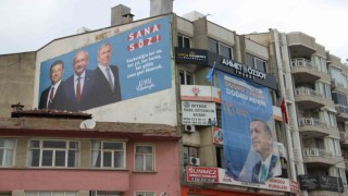 Aydında AK Parti ile CHP arasında afiş krizi