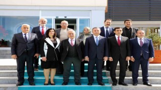 Azerbaycan Milletvekilleri Rektör Çomaklıyı ziyaret etti