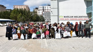 Bağlar Belediyesinden depremden etkilenen çocuklara giysi desteği