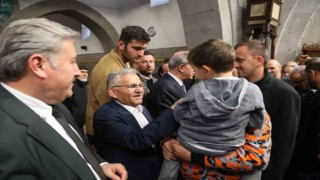 Bakan Akar ile Başkan Büyükkılıç, bayram sevincini vatandaşlarla yaşadı