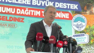 Bakan Akar: “Teröristler ile arasında mesafe olmayanlar bizim için büyük bir endişe kaynağıdır”