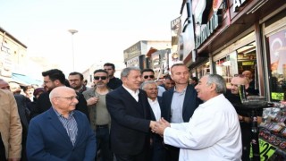 Bakan Akar Ve Başkan Büyükkılıçtan tarihi kapalı çarşı esnafına ziyaret