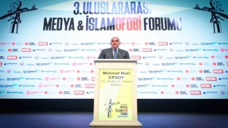 Bakan Ersoy: Kimsenin inancımıza hakaret etmesine izin vermeyiz