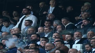Bakan Kasapoğlu derbiyi takip etti