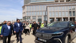Bakan Kurum, Toggun şoför koltuğuna geçerek İstanbul çevresinde tur attı