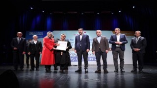 Bakan Kurum: “Türkiyenin tüm sorunlarını kadınlarımızla, gençlerimizle el ele vererek birlikte aşacağız”