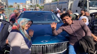 Bakan Nebati Toggla geldi, vatandaşlar araçtan gözlerini alamadı