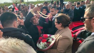 Bakan Derya Yanık aday tanıtımı toplantısına Osmaniye'ye Togg ile geldi