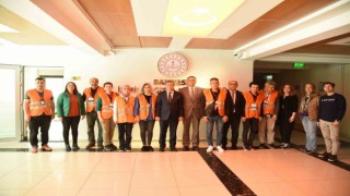 Balıkesirden gönüllü öğretmenler Gaziantepe uğurlandı