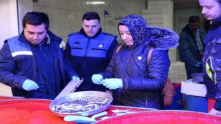 Balıkların boyları tek tek kontrol edildi