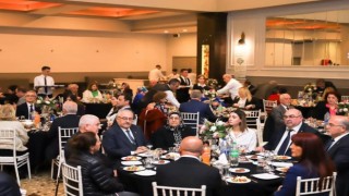 Bandırma Belediyesi muhtarlar ve esnaf odalarına iftar verdi.