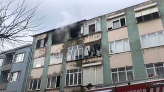 Bandırmada evde yangın çıktı, 2 kişi hastaneye kaldırıldı