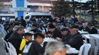 Başkan Ataç, Alpuda vatandaşlarla iftar yaptı