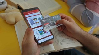 Başkan Böcekten kitapsever gençlere hediye
