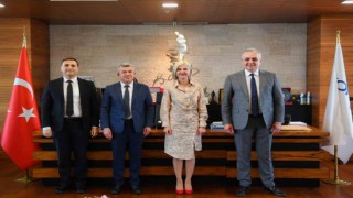 Başkan Esen personel ile bayramlaştı