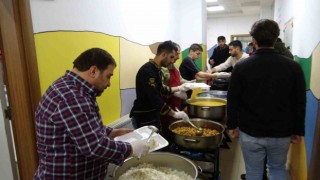 Başkan Geylani gençlerle iftar sofrasında buluştu