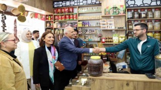 Başkan Gültak, çarşı esnafı ile buluştu