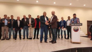 Başkan Kavaklıgilden EYT ile emekli olan personele plaket