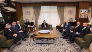 Başkan Önsay ve milletvekili adayları Vali Çeliki ziyaret etti
