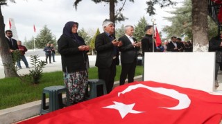 Başkan Tahmazoğlu şehitler için dua etti
