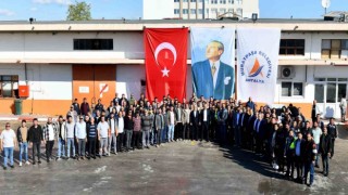 Başkanı Uysal, belediye çalışanlarıyla bayramlaştı