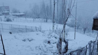 Batmanda etkili olan kar yağışı köy ve mezra yollarını ulaşıma kapattı