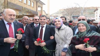 Bayburtun AK Parti adayı Ateş memleketinde coşkuyla karşılandı